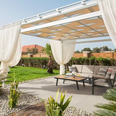 Malibu Eclipse By Interhome