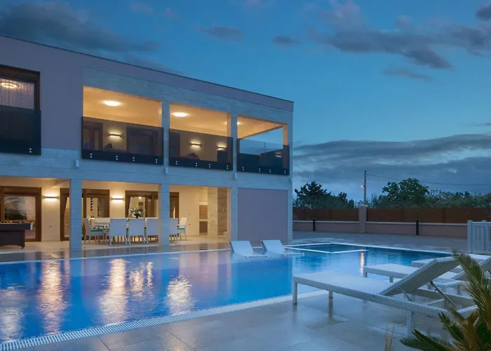 Malibu Eclipse By Interhome Vir