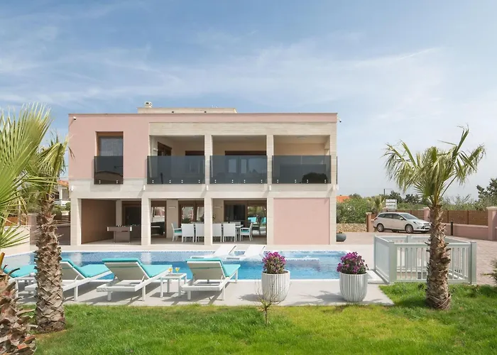 Malibu Eclipse By Interhome Vir